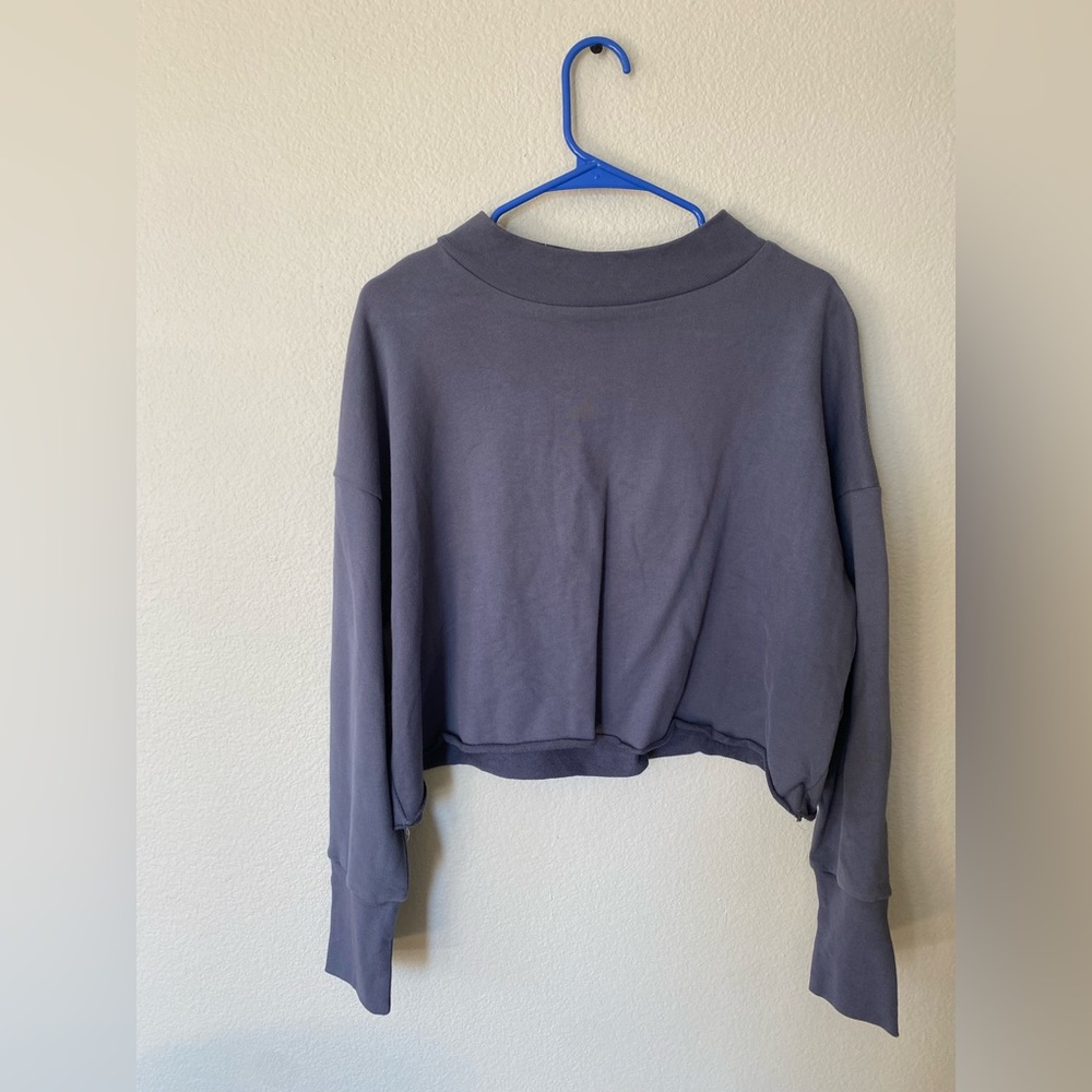 Mod Ref Cropped Mock Neck Sweatshirt in Charcoal